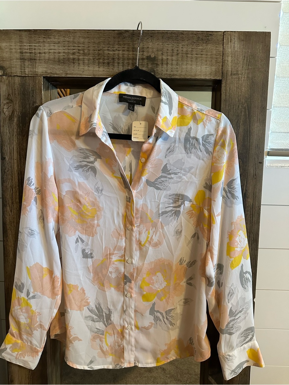 Banana Republic Petite Small Floral Button Down Blouse Classic Fit Coastal